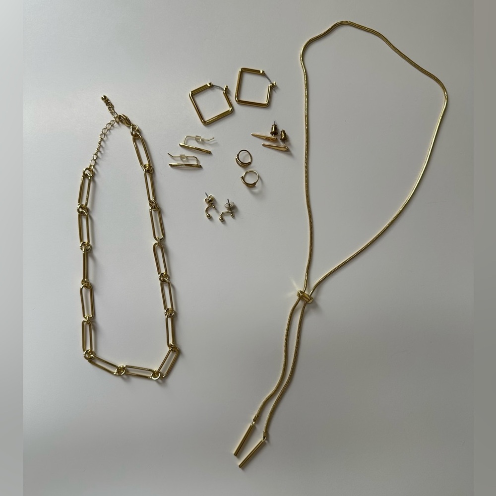 7 Piece Uncommon James Gold-Tone Jewelry Bundle - Picture 16 of 17